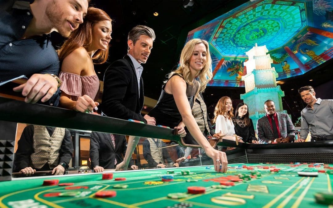 Inside the UK Casino Industry: Player Spending, Online Growth, and How Regional Habits Shape the Future of Gambling
